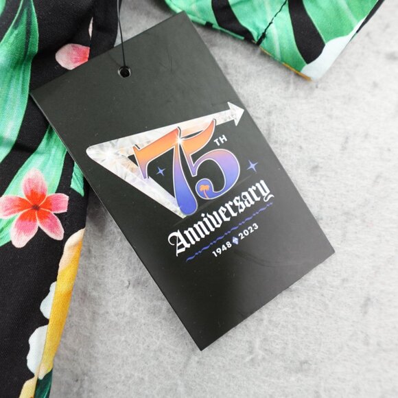 Inn n Out Burger Shirt Mens Large Green Hawaiian 75th Anniversary Button Up NEW - Picture 4 of 10